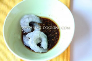 Стир-фрай с креветками и кальмарами