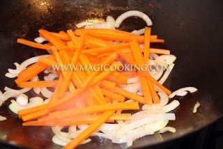 Стир-фрай с креветками и кальмарами