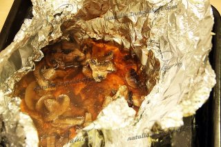 Свинина запеченная с грибами