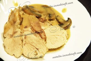 Свинина запеченная с грибами