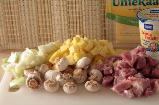 Свинина в горшочке