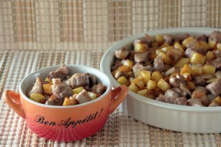 Свинина в горшочке