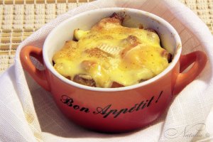 Свинина в горшочке