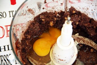 мега шоколадный торт с ирисками