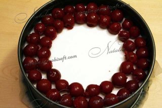 Торт творожный с черешней