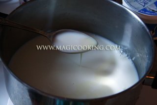 Йогурт с джемом в йогуртнице