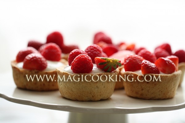 jagody, klubnika, golubika, malina, k chaju, detjam, poshagovye, recepty, s foto, fotorecepty, magija, kulinarii, v evrope, magicooking.com, magicooking, jagody, klubnika, golubika, malina, k chaju, detjam, kak svarit', prigotovit', poshagovye, recepty, s foto, fotorecepty, magija, kulinarii, v evrope, magicooking.com, magicooking, tartaletki, korzinki, s kremom, pesochnoe, testo, brize, La pasta brise, desert, tort, pirozhnoe, malen'kie, jogurtovyj, krem, zhele, muss, dieticheskij, legkij, dlja torta, jagodnye tartaletki, vkusno, prosto, bystro, ягоды, клубника, голубика, малина, к чаю, детям, как сварить, приготовить, пошаговые, рецепты, с фото, фоторецепты, магия, кулинарии, в европе, magicooking.com, magicooking, тарталетки, корзинки, с кремом, песочное, тесто, бризе, La pasta brise, десерт, торт, пирожное, маленькие, йогуртовый, крем, желе, мусс, диетический, легкий, для торта, ягодные тарталетки, вкусно, просто, быстро,