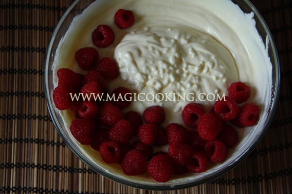 malinovyj, chizkejk, malina, jagody, s malinoj, pechen'e, marija, osnova, krem syr, slivochnyj, syr, recept, poshagovyj, s foto, magija, kulinarii, n'ju-jork, amerikanskij, kak ispech', prigotovit', vodjanaja banja, vsegda poluchaetsja, prosto, vkusno, bystro, samyj vkusnyj chizkejk, magicooking.com, magicooking, малиновый, чизкейк, малина, ягоды, с малиной, печенье, мария, основа, крем сыр, сливочный, сыр, рецепт, пошаговый, с фото, магия, кулинарии, нью-йорк, американский, как испечь, приготовить, водяная баня, всегда получается, просто, вкусно, быстро, самый вкусный чизкейк, magicooking.com, magicooking, филадельфия, аналог, какой сыр