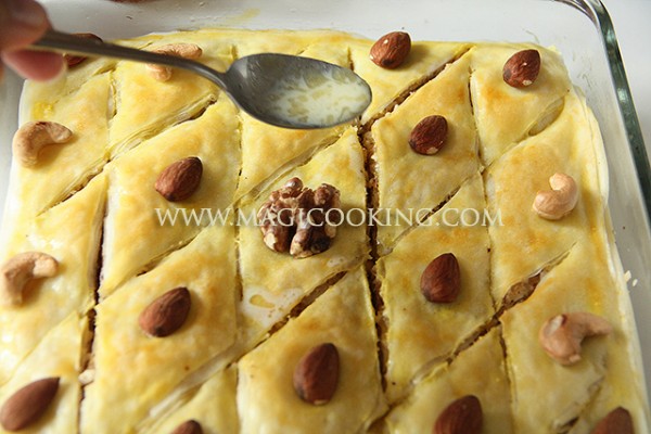 mk, master klass, vypechka, tort, desert, testo filo, orehi, sahar, filo, korica, vanil', med, slivochnoe, maslo, zheltki, shafran, pahlava, lenivaja pahlava, pahlava iz testa filo, vostochnyj desert, aziatskij desert, orehovaja vypechka, testo dlja pahlavy, raskatat', recept, uzbekskaja, tadzhikistan, uzbekistan, kazahstan, vkusno, prosto, detskaja kuhnja, stalik hankishiev, magija, kulinarii, orehi dlja pahlavy, chem zamenit' orehi, kak ispech', v evrope, gollandija, niderlandy, utreht, magicooking.com, magicooking, мк, мастер класс, выпечка, торт, десерт, тесто фило, орехи, сахар, фило, корица, ваниль, мед, сливочное, масло, желтки, шафран, пахлава, ленивая пахлава, пахлава из теста фило, восточный десерт, азиатский десерт, ореховая выпечка, тесто для пахлавы, раскатать, рецепт, узбекская, таджикистан, узбекистан, казахстан, вкусно, просто, детская кухня, сталик ханкишиев, магия, кулинарии, орехи для пахлавы, чем заменить орехи, как испечь, в европе, голландия, нидерланды, утрехт, magicooking.com, magicooking,