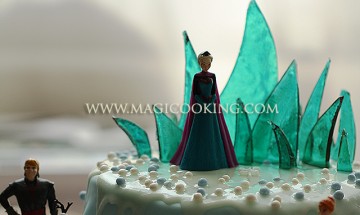tort, holodnoe serdce, disnej, princessy, dlja dochki, jel'za, anna, olaf, sven, dvuhjarusnyj, dvuhjetazhnyj, mastichnyj, karamel', zamok, goluboj, sinij, desert, mastika, kak pokryt' mastikoj, krem, maskarpone, ryzhik, medovik, biskvit, shokoladnyj, frozen, Frozen birthday party, ajsing, kak raskatat', prigotovit', devochke, vyravnivanie pod mastiku, krem pod mastiku, masljanyj krem, krem sgushhenka s maskarpone, chernosliv, orehi, vkusno, prosto, kak svarit' karamel', konfety, lolipops, chupachups, petushki karamel'nye, invertnyj sirop, karamel', sahar, vilton, gelevyj, krasitel', sok limona, magija, kulinarii, v evrope, gollandija, niderlandy, utreht, den' rozhdenie, prazdnichnyj, vypechka, poshagovye, foto, recepty, mk, master-klass, magicooking.com, magicooking, торт, холодное сердце, дисней, принцессы, для дочки, эльза, анна, олаф, свен, двухярусный, двухэтажный, мастичный, карамель, замок, голубой, синий, десерт, мастика, как покрыть мастикой, крем, маскарпоне, рыжик, медовик, бисквит, шоколадный, фрозен, Frozen birthday party, айсинг, как раскатать, приготовить, девочке, выравнивание под мастику, крем под мастику, масляный крем, крем сгущенка с маскарпоне, чернослив, орехи, вкусно, просто, как сварить карамель, конфеты, лолипопс, чупачупс, петушки карамельные, инвертный сироп, карамель, сахар, вилтон, гелевый, краситель, сок лимона, магия, кулинарии, в европе, голландия, нидерланды, утрехт, день рождение, праздничный, выпечка, пошаговые, фото, рецепты, мк, мастер-класс, magicooking.com, magicooking
