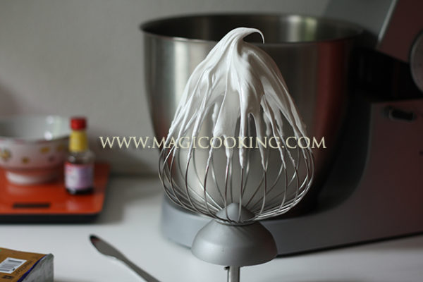 Krem masljanyj na belkah, shvejcarskaja merenga, Swiss Meringue Buttercream, krem dlja vyravnivanija, krem dlja roz, krem dlja tjul'panov, krem pod mastiku, krem sochetaetsja s mastikoj, kremovyj tort s mastichnym dekorom, vkusnyj krem, ideal'nyj krem, poshagovyj recept krema, poshagovyj recept, magija kulinarii, tort na zakaz, niderlandy, utreht, vypechka, mul'tivarka recepty, pp recepty, detskoe menju, poshagovye recepty tortov, Крем масляный на белках, швейцарская меренга, Swiss Meringue Buttercream, крем для выравнивания, крем для роз, крем для тюльпанов, крем под мастику, крем сочетается с мастикой, кремовый торт с мастичным декором, вкусный крем, идеальный крем, пошаговый рецепт крема, пошаговый рецепт, магия кулинарии, торт на заказ, нидерланды, утрехт, выпечка, мультиварка рецепты, пп рецепты, детское меню, пошаговые рецепты тортов,